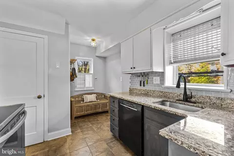 Entry Way - 307 Marvin Rd, Silver Spring, MD 20901 photo 2 of 2