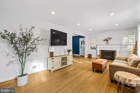 Living - 307 Marvin Rd, Silver Spring, MD 20901 photo 1 of 1