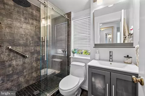 Bath - 307 Marvin Rd, Silver Spring, MD 20901 photo 1 of 2