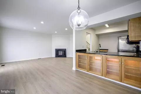 18721 Pier Point Pl, Gaithersburg, MD 20886