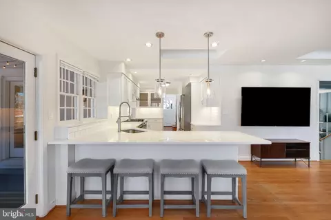 5407 Lambeth Rd, Bethesda, MD 20814