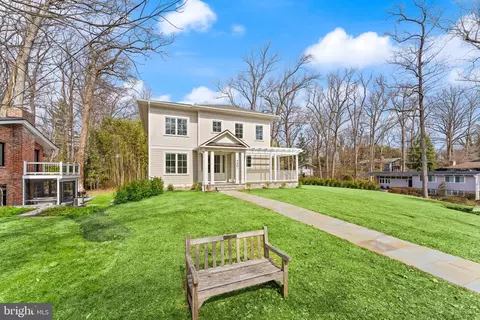 4601 Oxford St, Garrett Park, MD 20896