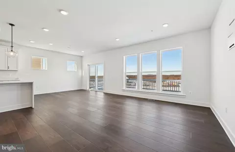 Living - 14511 Sourgum Rd, Boyds, MD 20841 photo 4 of 7