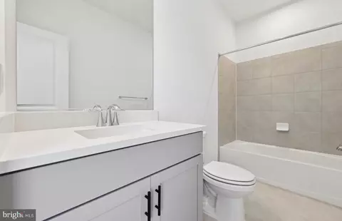 Bath - 14511 Sourgum Rd, Boyds, MD 20841 photo 3 of 3