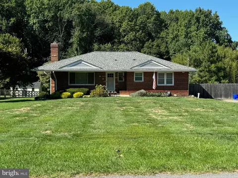 620 Ednor Rd, Ashton, MD 20861 photo 2