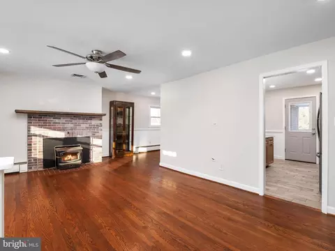 620 Ednor Rd, Ashton, MD 20861 photo 8