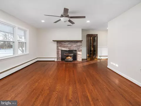 620 Ednor Rd, Ashton, MD 20861 photo 11