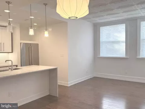Living - 2747 Linden Ln #104, Silver Spring, MD 20910 photo 1 of 2