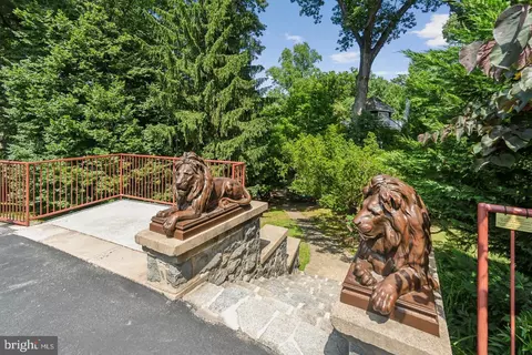 Exterior - 2747 Linden Ln #104, Silver Spring, MD 20910 photo 2 of 4