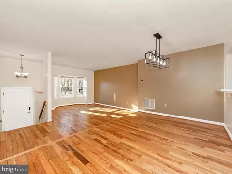 Living - 5 Hunters Gate Ct, Silver Spring, MD 20904 photo 5 of 9