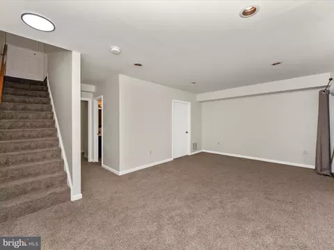 Living - 5 Hunters Gate Ct, Silver Spring, MD 20904 photo 7 of 9