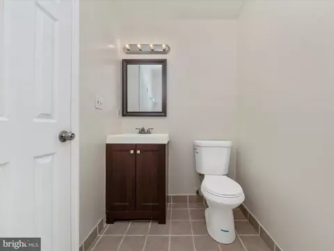 Bath - 5 Hunters Gate Ct, Silver Spring, MD 20904 photo 6 of 6