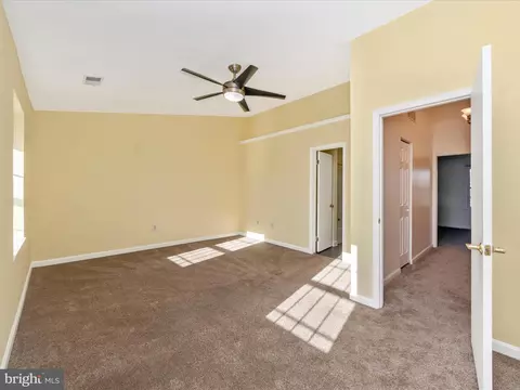 Bedroom - 5 Hunters Gate Ct, Silver Spring, MD 20904 photo 5 of 9