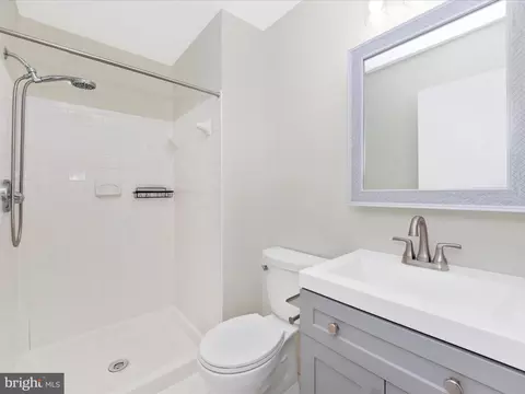 Bath - 5 Hunters Gate Ct, Silver Spring, MD 20904 photo 1 of 6