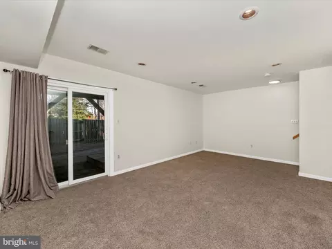 Living - 5 Hunters Gate Ct, Silver Spring, MD 20904 photo 9 of 9