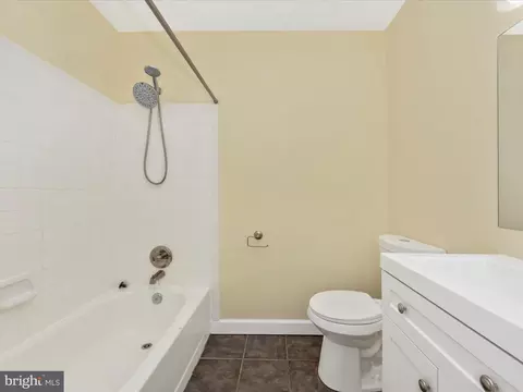 Bath - 5 Hunters Gate Ct, Silver Spring, MD 20904 photo 3 of 6
