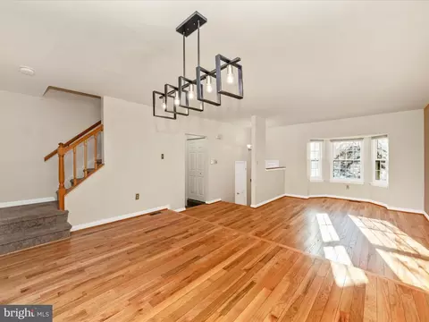 Living - 5 Hunters Gate Ct, Silver Spring, MD 20904 photo 4 of 9