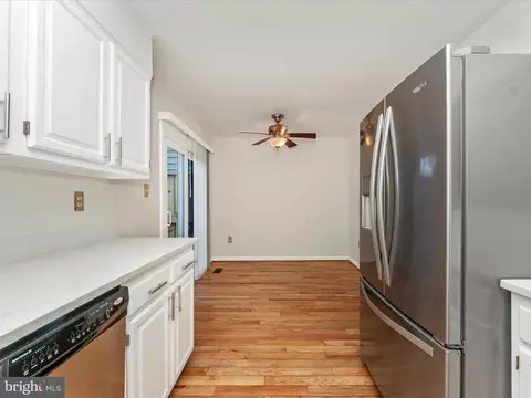 Kitchen - 5 Hunters Gate Ct, Silver Spring, MD 20904 photo 4 of 5