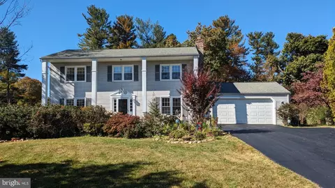18041 Lafayette Dr, Olney, MD 20832