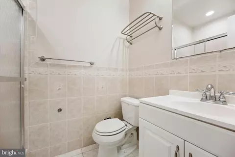 Bath - Undisclosed, Potomac, MD 20854 photo 1 of 2