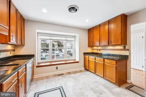 Kitchen - Undisclosed, Potomac, MD 20854 photo 5 of 5