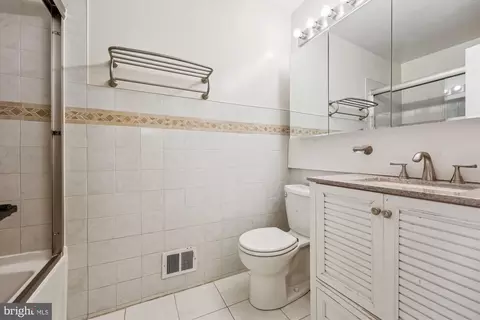 Bath - Undisclosed, Potomac, MD 20854 photo 2 of 2