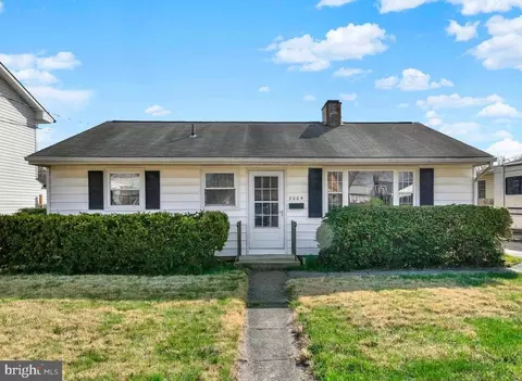 2004 Gainsboro Rd, Rockville, MD 20851