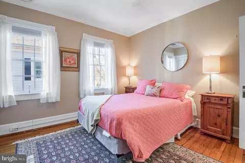 Bedroom - 2509 Forest Glen Rd, Silver Spring, MD 20910 photo 1 of 8