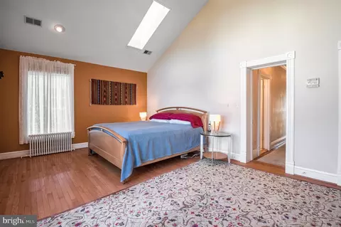 Bedroom - 2509 Forest Glen Rd, Silver Spring, MD 20910 photo 5 of 8