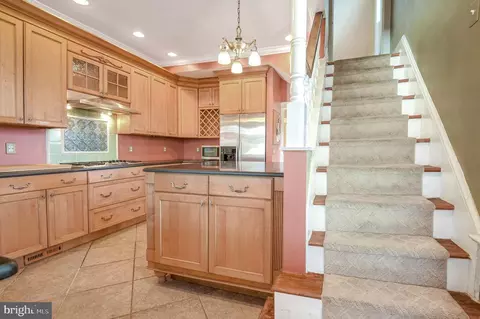 Entry Way - 2509 Forest Glen Rd, Silver Spring, MD 20910 photo 2 of 2