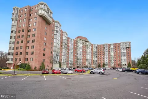 3210 N Leisure World Blvd #209, Silver Spring, MD 20906