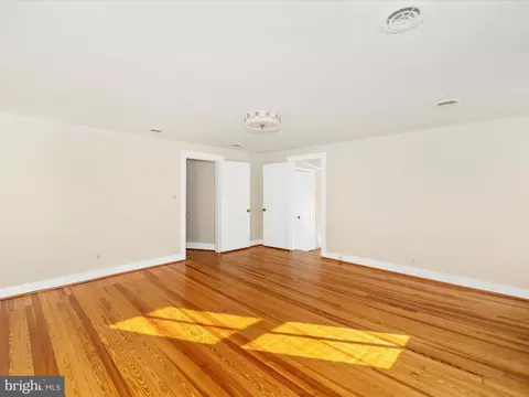 Bedroom - 19810 Peach Tree Rd, Dickerson, MD 20842 photo 2 of 11
