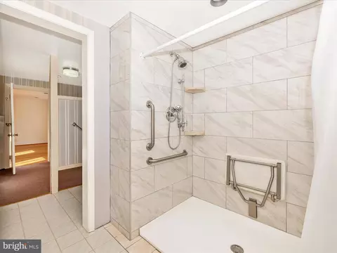 Bath - 19810 Peach Tree Rd, Dickerson, MD 20842 photo 3 of 6