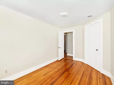 Bedroom - 19810 Peach Tree Rd, Dickerson, MD 20842 photo 7 of 11