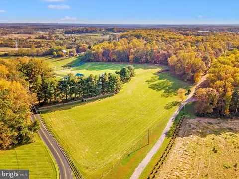 View/Area - 19810 Peach Tree Rd, Dickerson, MD 20842 photo 5 of 10