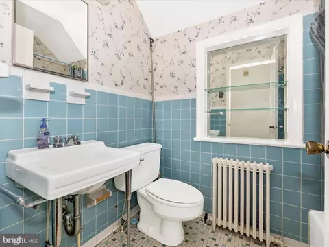 Bath - 19810 Peach Tree Rd, Dickerson, MD 20842 photo 5 of 6