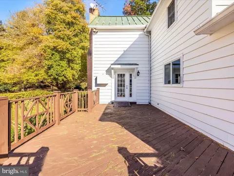 Exterior - 19810 Peach Tree Rd, Dickerson, MD 20842 photo 10 of 17
