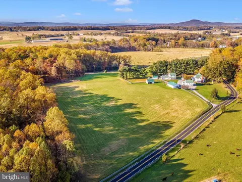 View/Area - 19810 Peach Tree Rd, Dickerson, MD 20842 photo 2 of 10