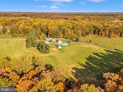 View/Area - 19810 Peach Tree Rd, Dickerson, MD 20842 photo 4 of 10