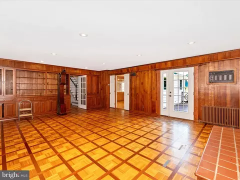 Living - 19810 Peach Tree Rd, Dickerson, MD 20842 photo 6 of 11