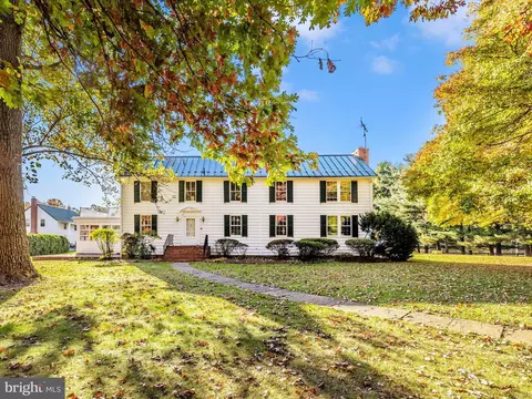 Exterior - 19810 Peach Tree Rd, Dickerson, MD 20842 photo 6 of 17