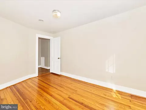Bedroom - 19810 Peach Tree Rd, Dickerson, MD 20842 photo 5 of 11