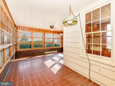 Exterior - 19810 Peach Tree Rd, Dickerson, MD 20842 photo 3 of 17