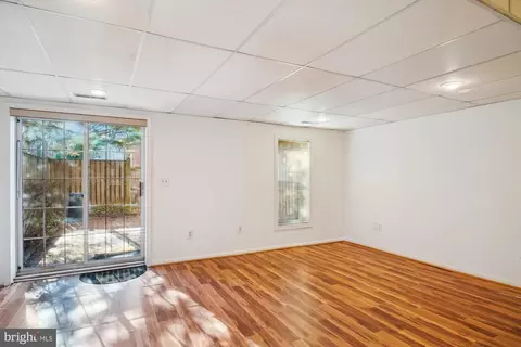 Living - 1046 Windrush Ln #38, Sandy Spring, MD 20860 photo 7 of 8