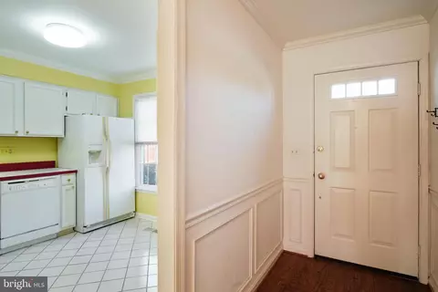 Entry Way - 1046 Windrush Ln #38, Sandy Spring, MD 20860 photo 3 of 7