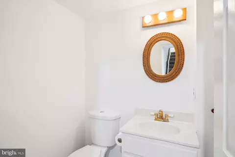 Bath - 1046 Windrush Ln #38, Sandy Spring, MD 20860 photo 2 of 2