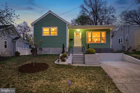 6421 5th Ave, Takoma Park, MD 20912