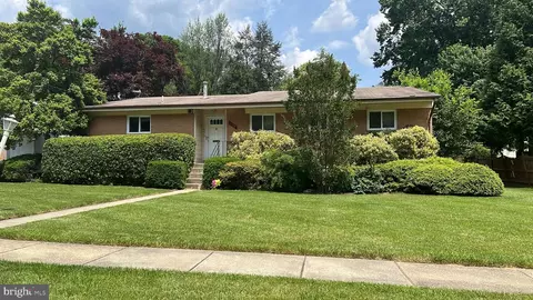 1112 Downs Dr, Silver Spring, MD 20904
