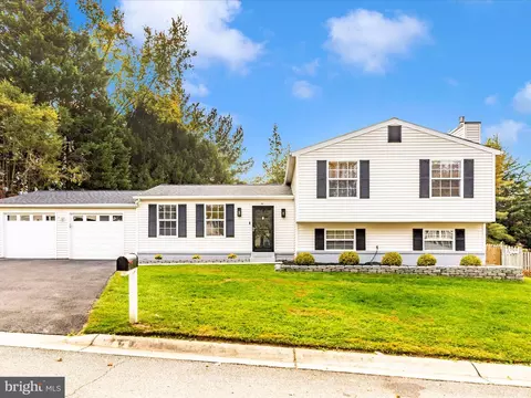 8820 Blue Smoke Dr, Gaithersburg, MD 20879