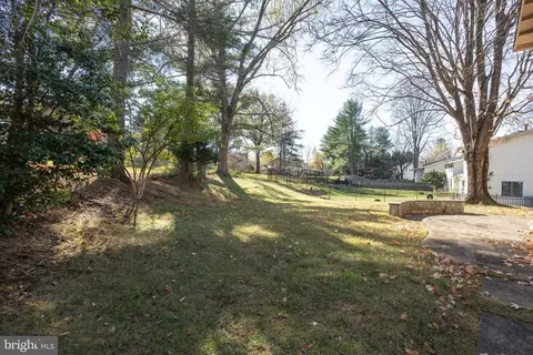 Exterior - 11237 Korman Dr, Potomac, MD 20854 photo 5 of 5